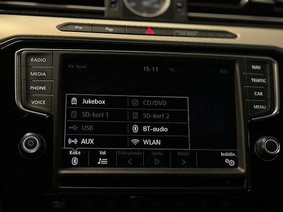 Volkswagen Passat Alltrack 19 of 25