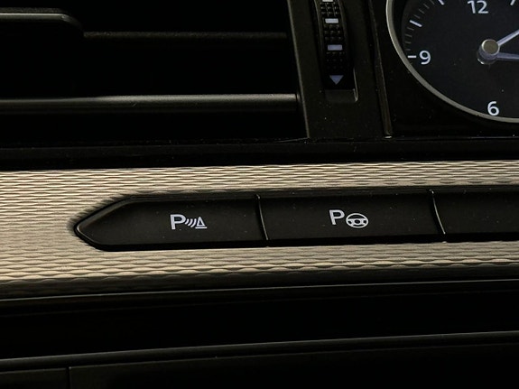 Volkswagen Passat Alltrack 20 of 25
