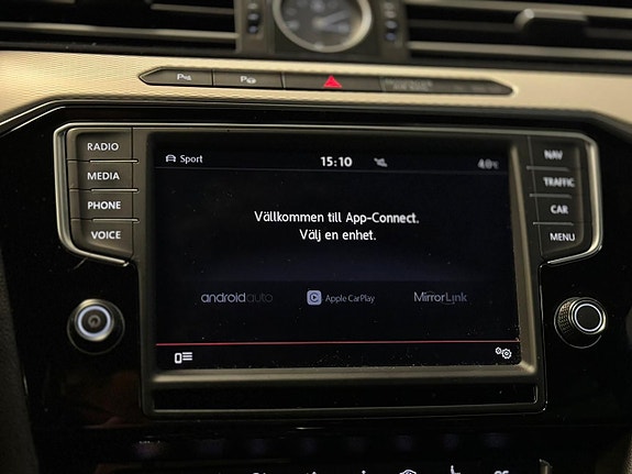 Volkswagen Passat Alltrack 18 of 25