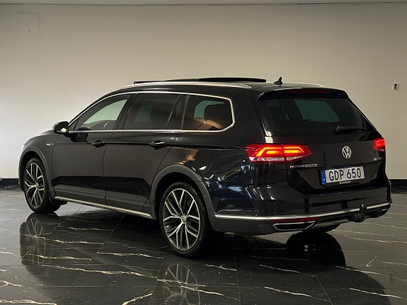 Volkswagen Passat Alltrack 6 of 25