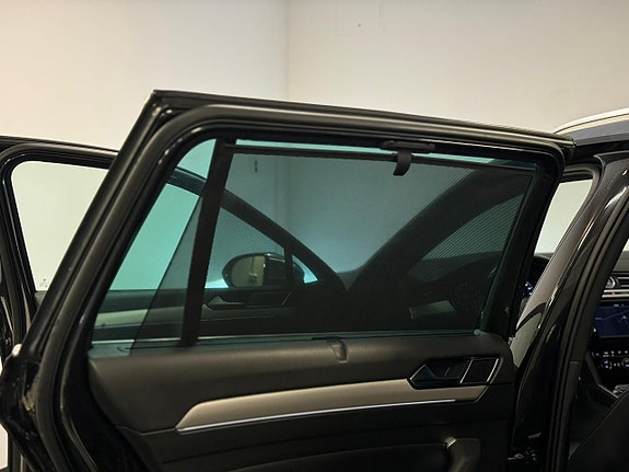 Volkswagen Passat Alltrack 12 of 25