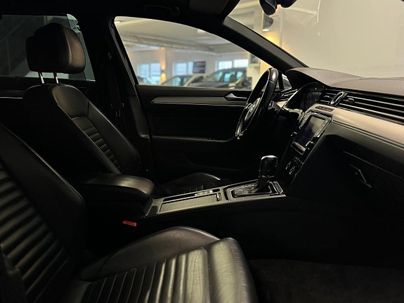 Volkswagen Passat Alltrack 14 of 25