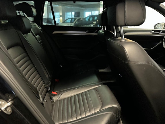 Volkswagen Passat Alltrack 15 of 25
