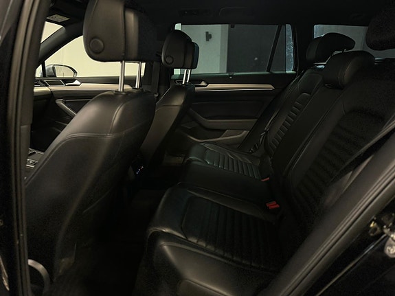 Volkswagen Passat Alltrack 8 of 25