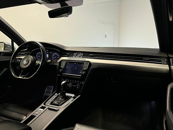 Volkswagen Passat Alltrack 13 of 25
