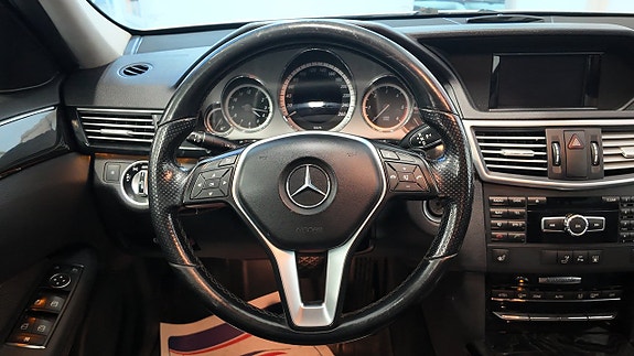 Mercedes-Benz E300 9 of 17