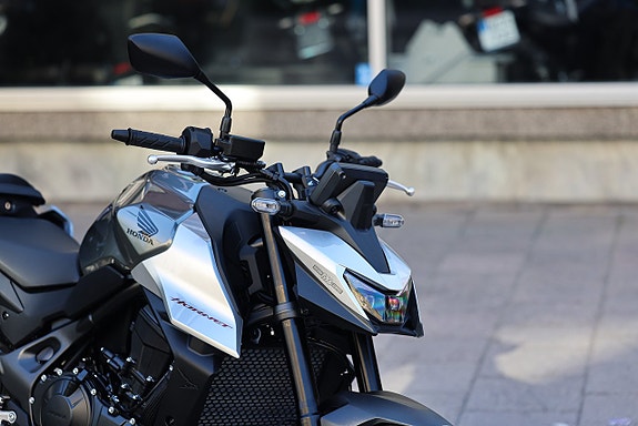 Honda CB750 Hornet | Silver  | RÄNTEFRITT* 4 of 5