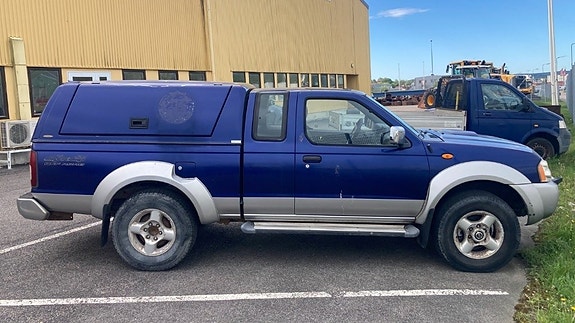Nissan King cab 4 of 4