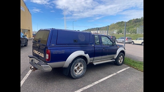Nissan King cab 3 of 4