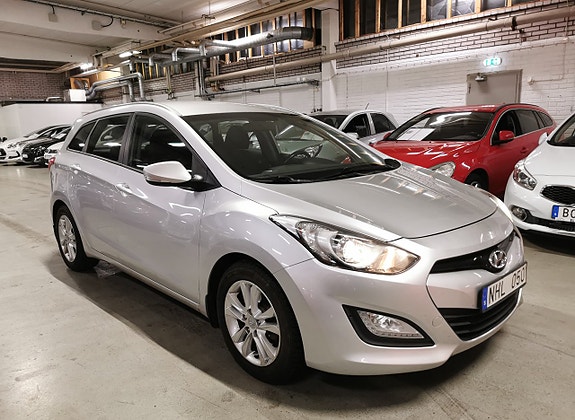 Hyundai i30 2 of 5