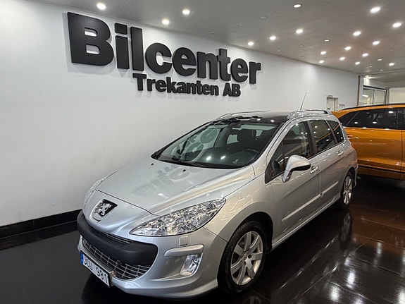Peugeot 308 SW 2 of 5