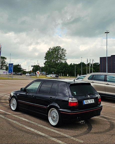 Volkswagen Golf III 2 of 5