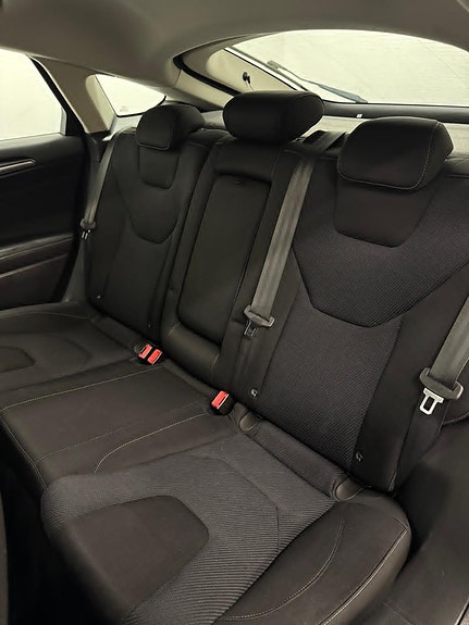Ford Mondeo 22 of 24