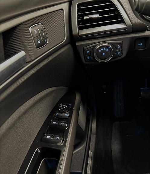 Ford Mondeo 14 of 24