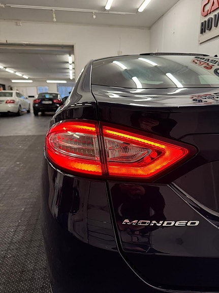 Ford Mondeo 16 of 24