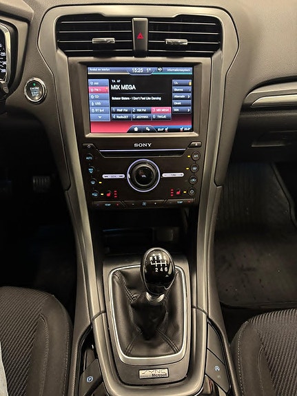 Ford Mondeo 13 of 24