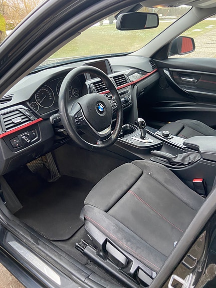 BMW 328i 11 of 14