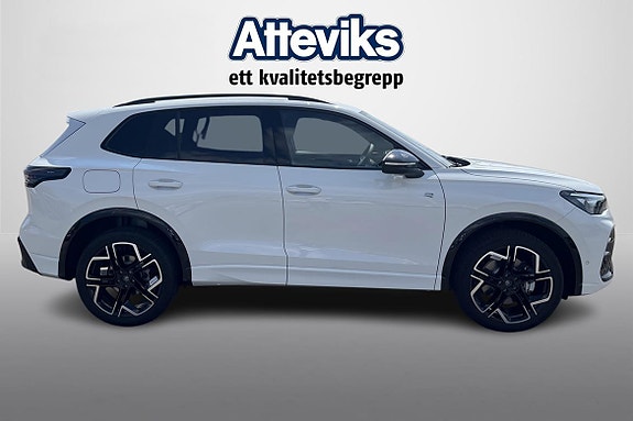 Volkswagen Tiguan 2 of 19