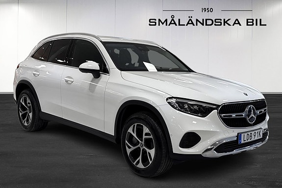 Mercedes-Benz GLC300 e 2 of 5
