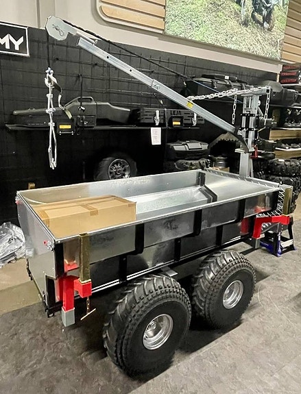 Timmervagn med kran, elwinch och insatsflak.