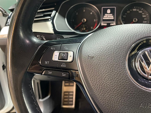 Volkswagen Passat Alltrack 7 of 17