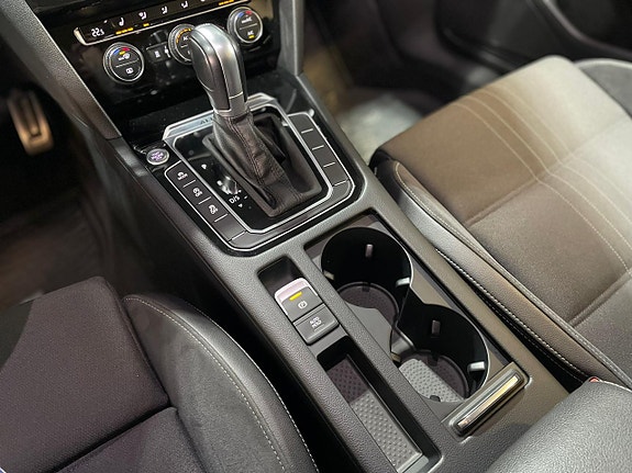 Volkswagen Passat Alltrack 10 of 17