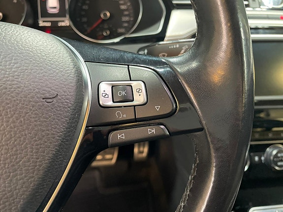Volkswagen Passat Alltrack 8 of 17