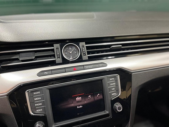Volkswagen Passat Alltrack 12 of 17