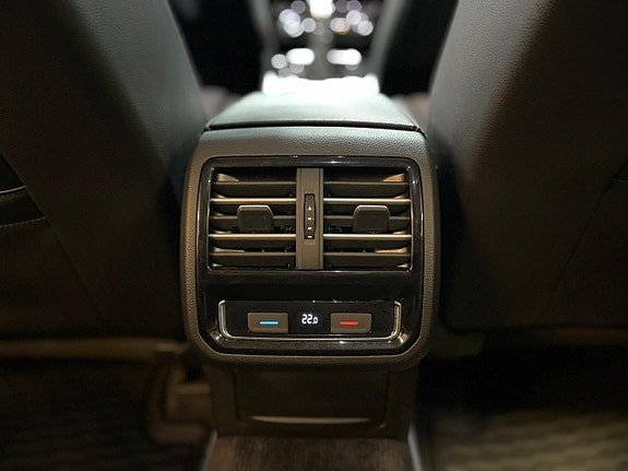 Volkswagen Passat Alltrack 16 of 17
