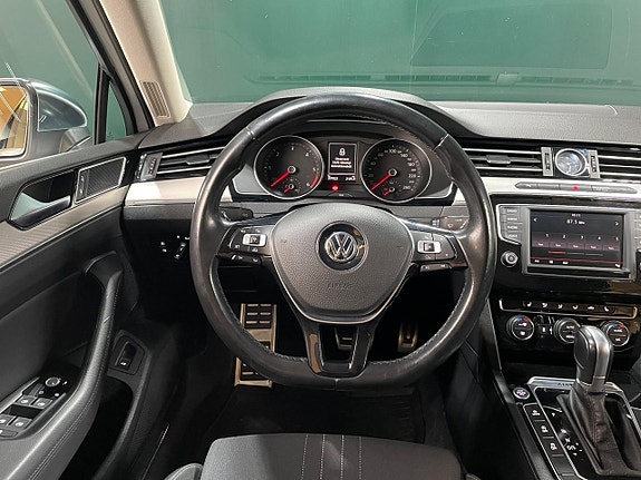 Volkswagen Passat Alltrack 6 of 17