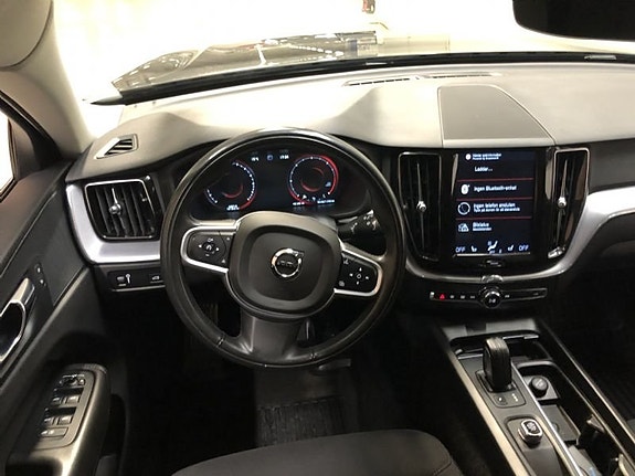 Volvo XC60 8 of 10