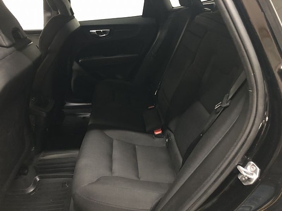 Volvo XC60 7 of 10