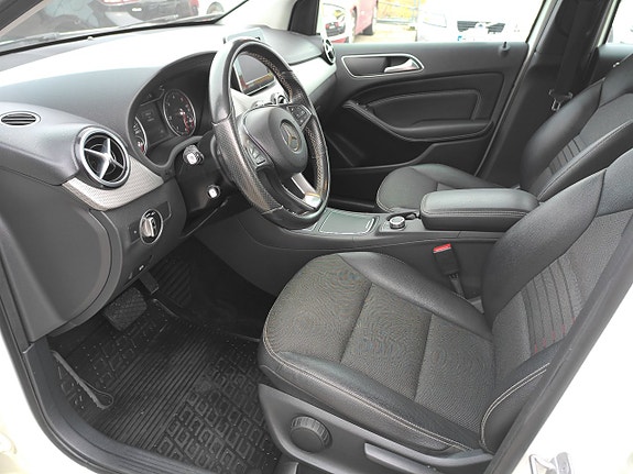 Mercedes-Benz B180 5 of 5