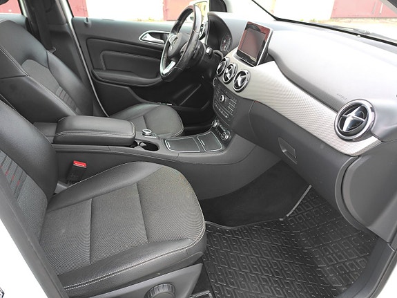 Mercedes-Benz B180 7 of 12