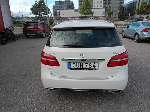 Mercedes-Benz B180 12 of 14