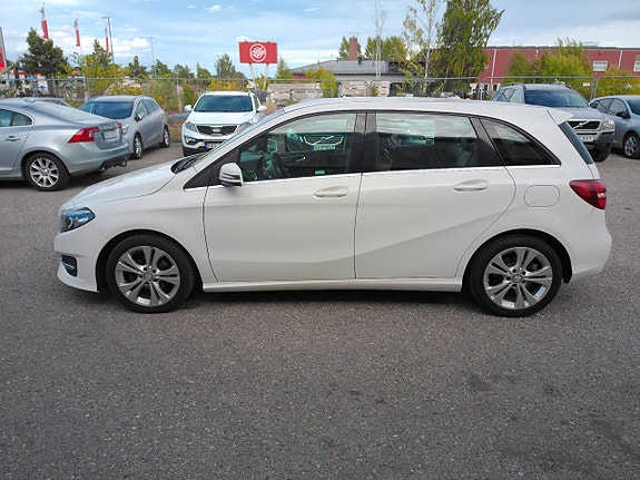 Mercedes-Benz B180 13 of 14