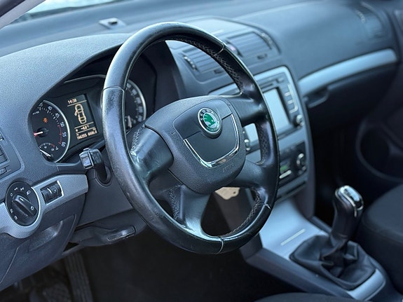 Skoda Octavia 11 of 16