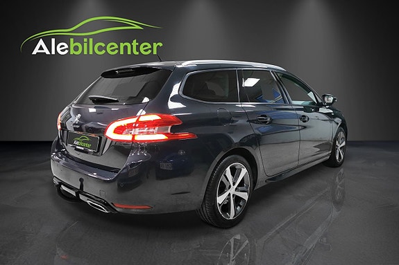 Peugeot 308 4 of 5