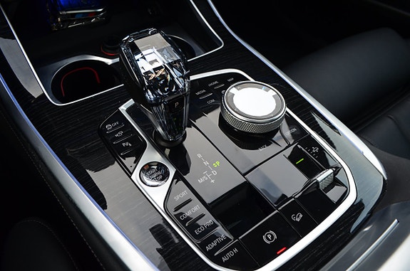 BMW X7 25 of 30