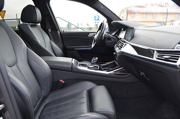 BMW X7 18 of 30