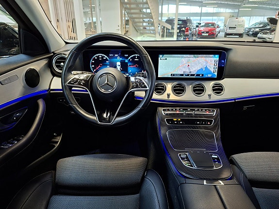 Mercedes-Benz E220 13 of 24
