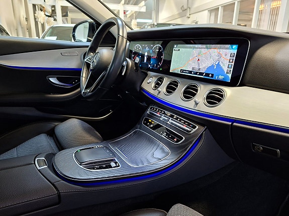Mercedes-Benz E220 7 of 24