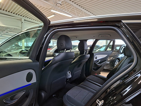 Mercedes-Benz E220 11 of 24