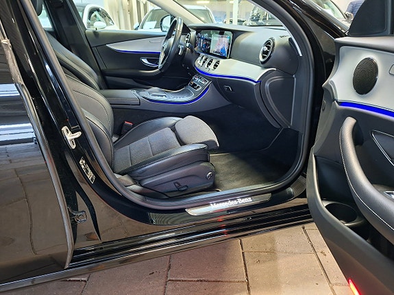 Mercedes-Benz E220 6 of 24