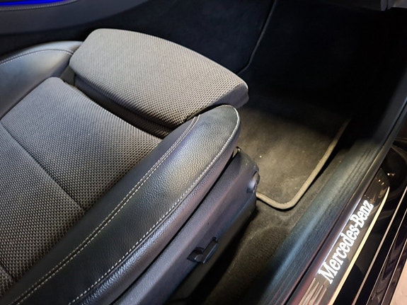 Mercedes-Benz E220 8 of 24