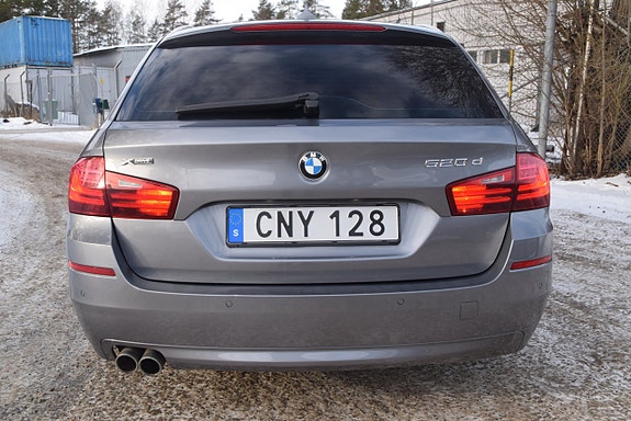 BMW 520d 4 of 5