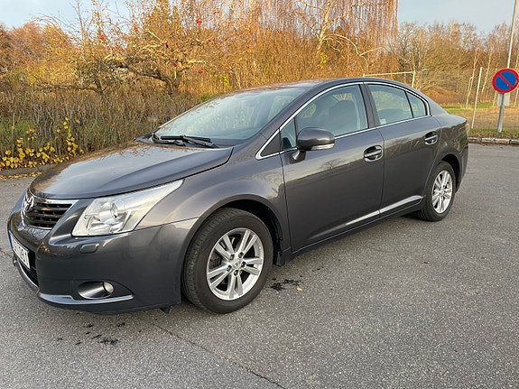 Toyota Avensis 3 of 5