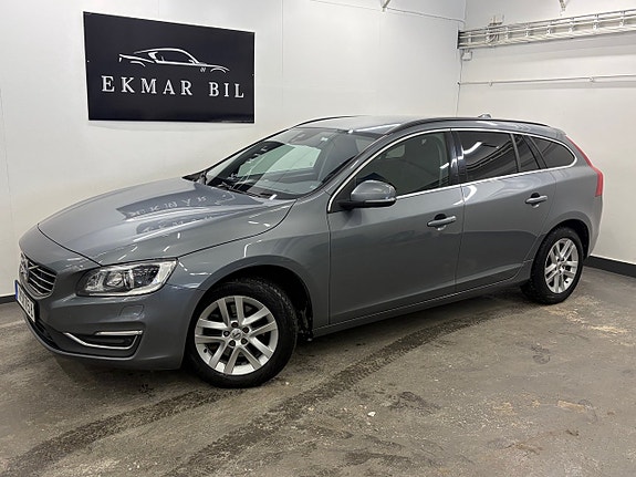Volvo V60 2 of 26