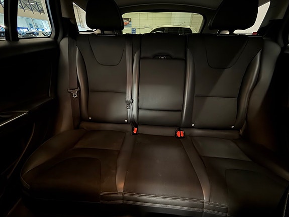 Volvo V60 14 of 26