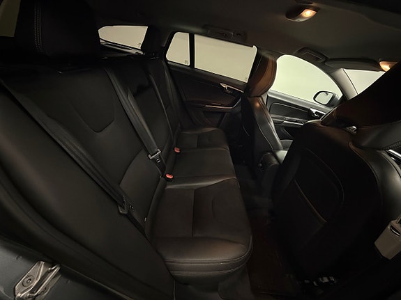 Volvo V60 13 of 26